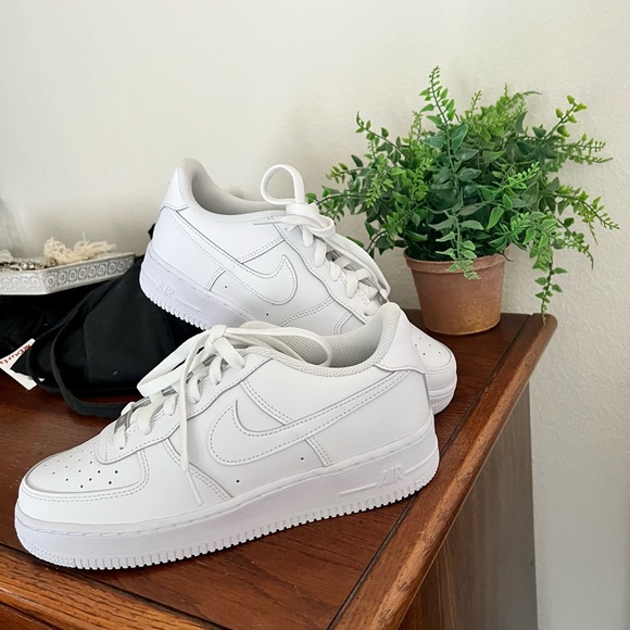 Nike Air Force 1 - Picture 4 of 6